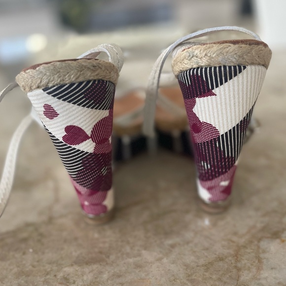 Burberry white leather platform sandals . Size 9 - Picture 5 of 7